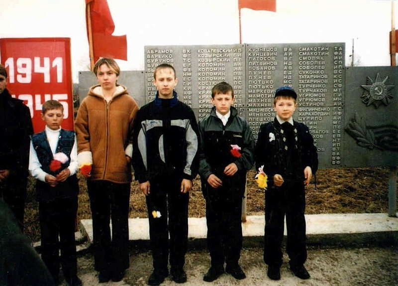 Петровка томской. Село Петровка Томская область. Памятник Кривошеино.